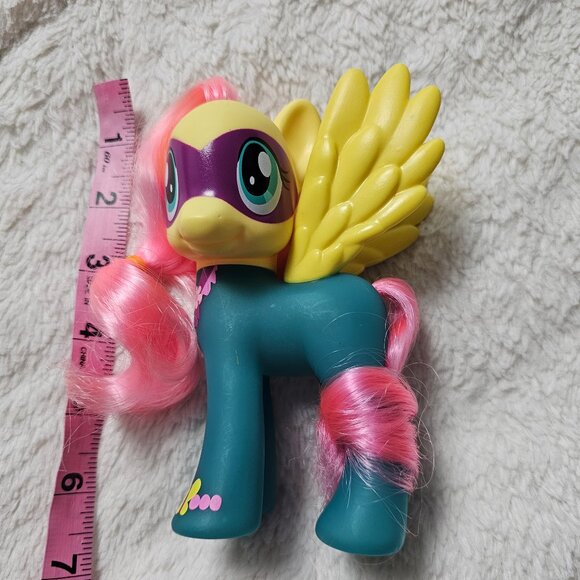 2010 My Little Pony Power Ponies Saddle Rager Fluttershy Toy Figure - Picture 4 of 4